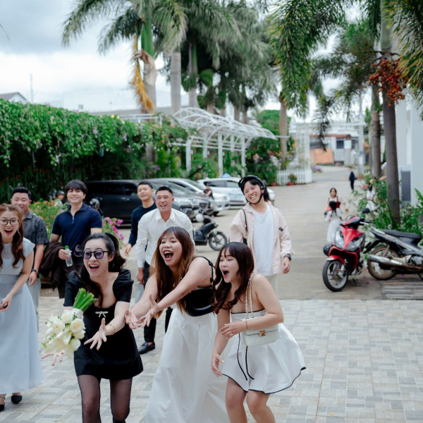 Đám cưới công ty