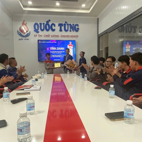 LỄ VINH DANH TRƯỞNG PHÒNG DÃ – 5 NĂM CỐNG HIẾN